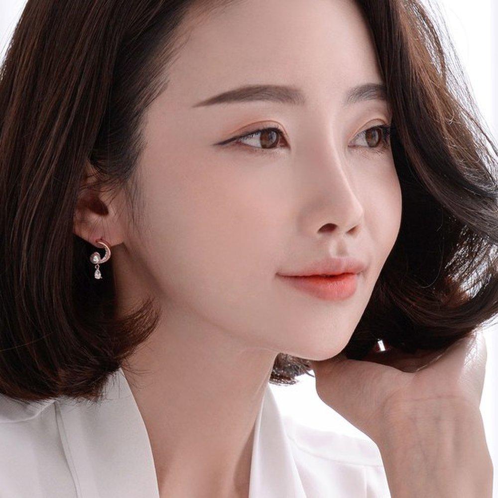 [] 14K Gold Filled Pin Earrings Pearl Moon Women's Daily Simple Cubic Pearl Moon Drop Pin Earrings