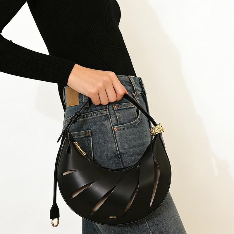 Single Shoulder Bag, Female Niche Crescent Bag, Fashionable and Versatile Design Bag, Female Commuting Armpit Single Shoulder Bag