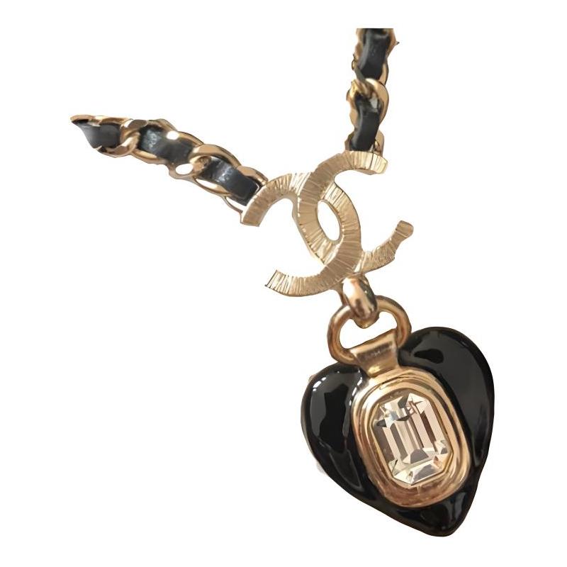 

CHANEL Rhinestone Love Letter Pendant Metal Necklace Women s чорний