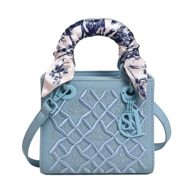 High-end messenger bag new embroidered diamond princess diana bag versatile fashion silk scarf single shoulder handbag bag women