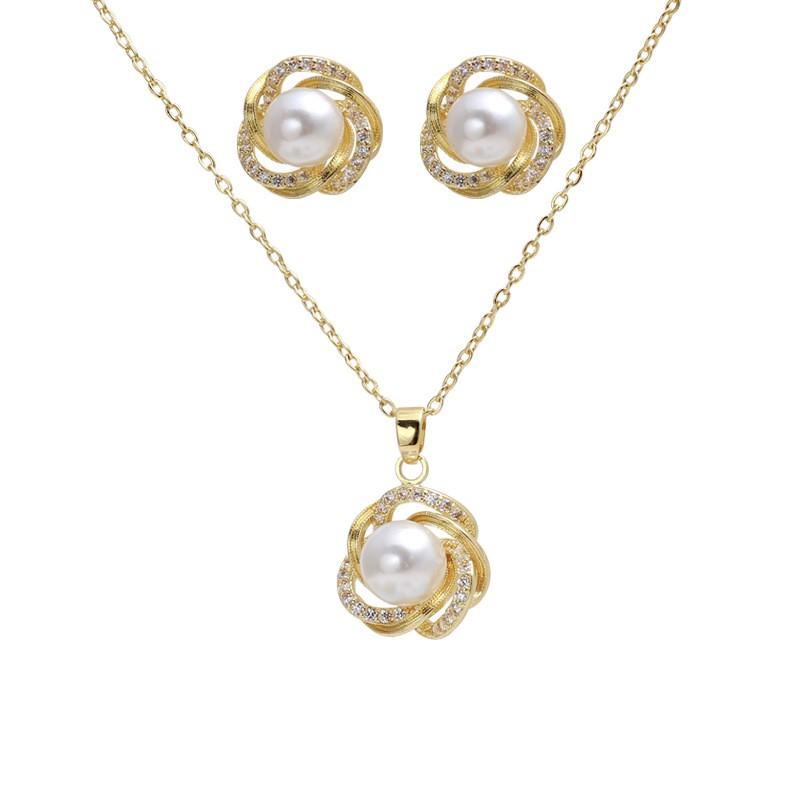 Elegant Zircon Lucky Clover Necklace Earring Set Women Light Luxury Geometric Pendant Jewelry Party Office Wear