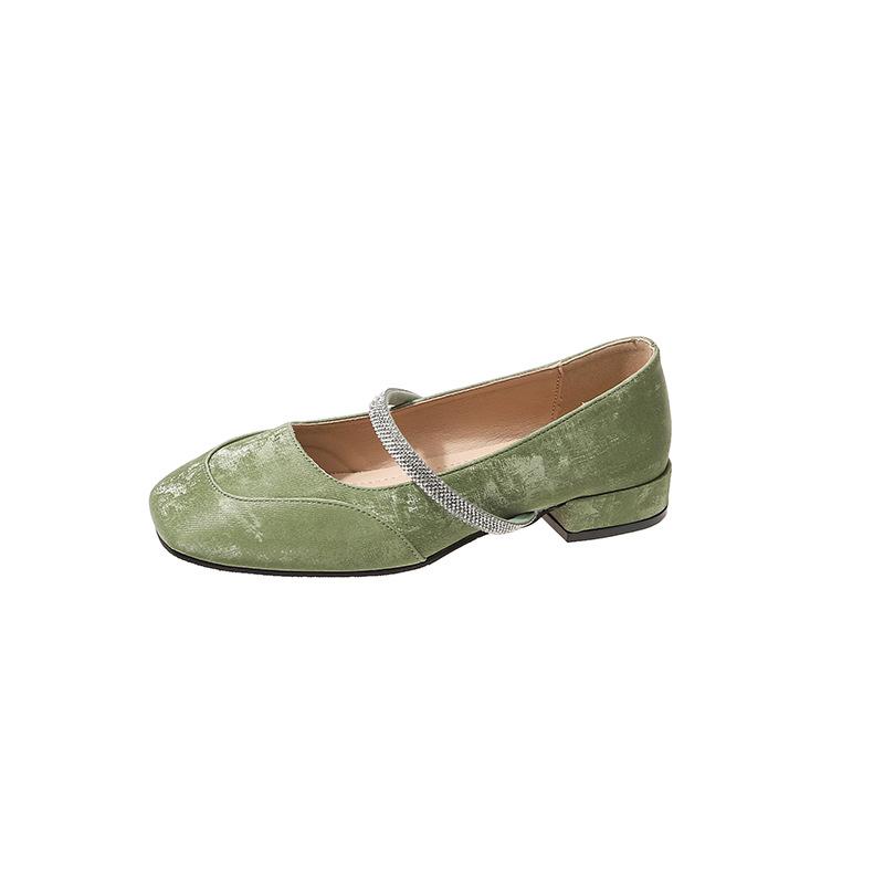 Retro Mary Jane shoes women's autumn new square head shallow mouth one-word buckle with fashionable low-heeled single shoes