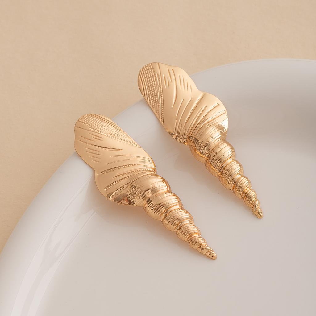 Ocean Vacation Style Personality Conch Stud Earrings Women'S Exaggerated Niche Earrings Temperament High-Grade Light Luxury Earrings