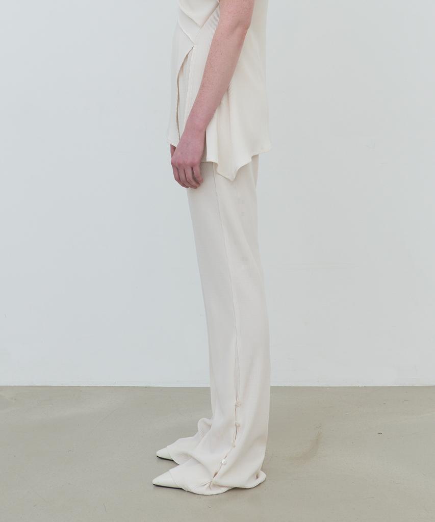 AFTERGLOWOOL Pleated Flare Fit Button Pants_Ivory