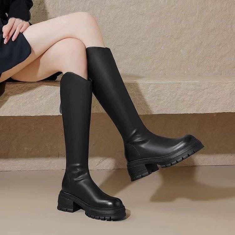 

Женские ботинки из мягкой кожи 2025 новая осень и зима бархатные маленькие увеличивающие рост на толстой подошве эластичные ботинки высокие ботфорты 35