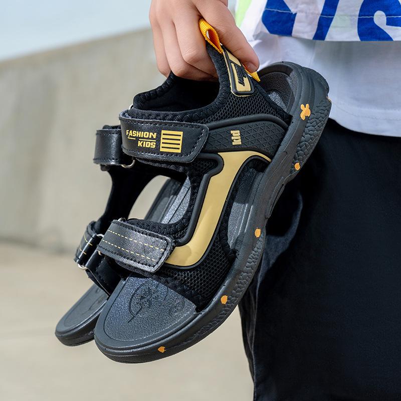 Casual boys lightweight beach sandals boys soft sole primary school students high heels medium and large waterproof new summer 2025