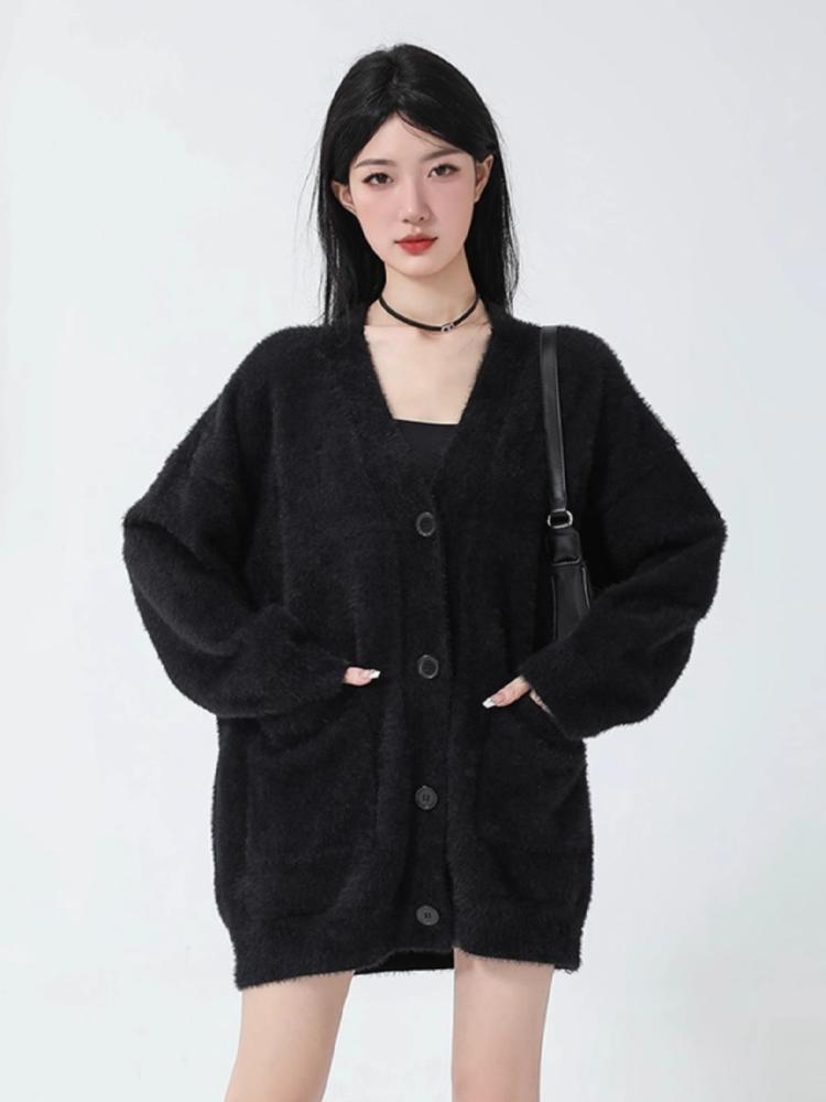 Szary jesienno-zimowy dzianinowy kardigan damski luźny, miękki i elastyczny sweter w stylu casualowym z kołnierzykiem w serek