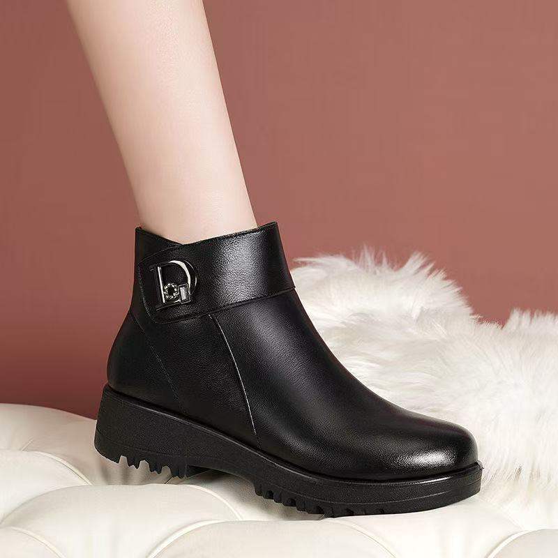 Winter Real Soft Leather New Middle-aged and Elderly Mother Shoes Thickened Velvet Women's Cotton Shoes Soft Sole Flat Bottom Non-slip Warm Wom