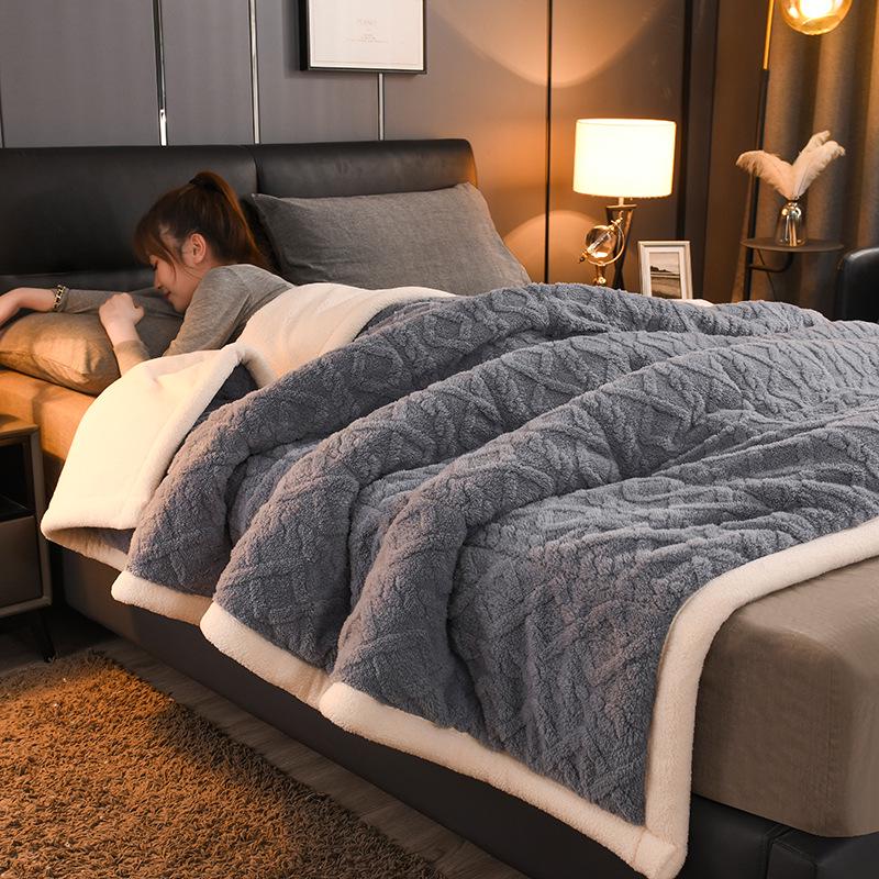 Coral Fleece Blanket Thick Three-Layer Coral Fleece Winter Blanket with Flannel and Lamb's Wool, Single Double Size