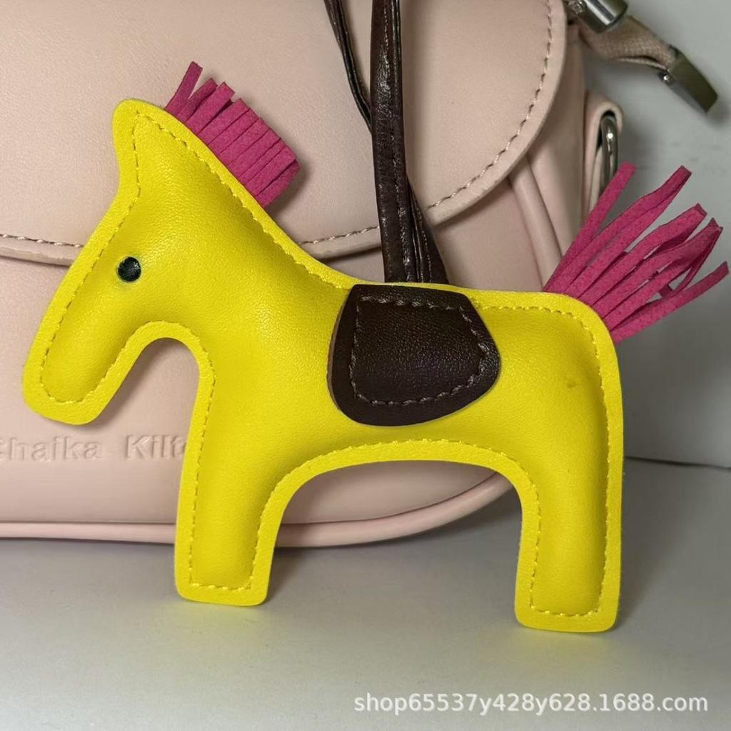 New h home pony pendant INS style leather bag pendant pony tassel cute car keychain accessories