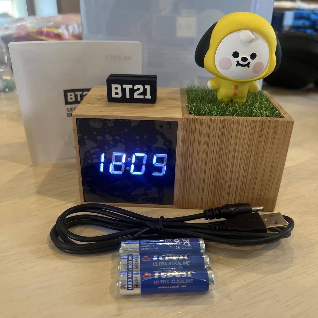 [USED] Not available in Japan, Korea official shop limited BT21 digital desk clock Chimmy