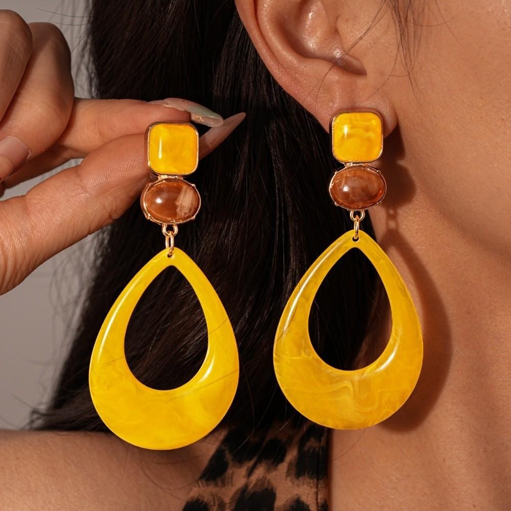 1 Pair Vintage Style Dangle Earrings Dangle Type Lightweight Water Droplet Earrings Yellow Color Geometric Earrings
