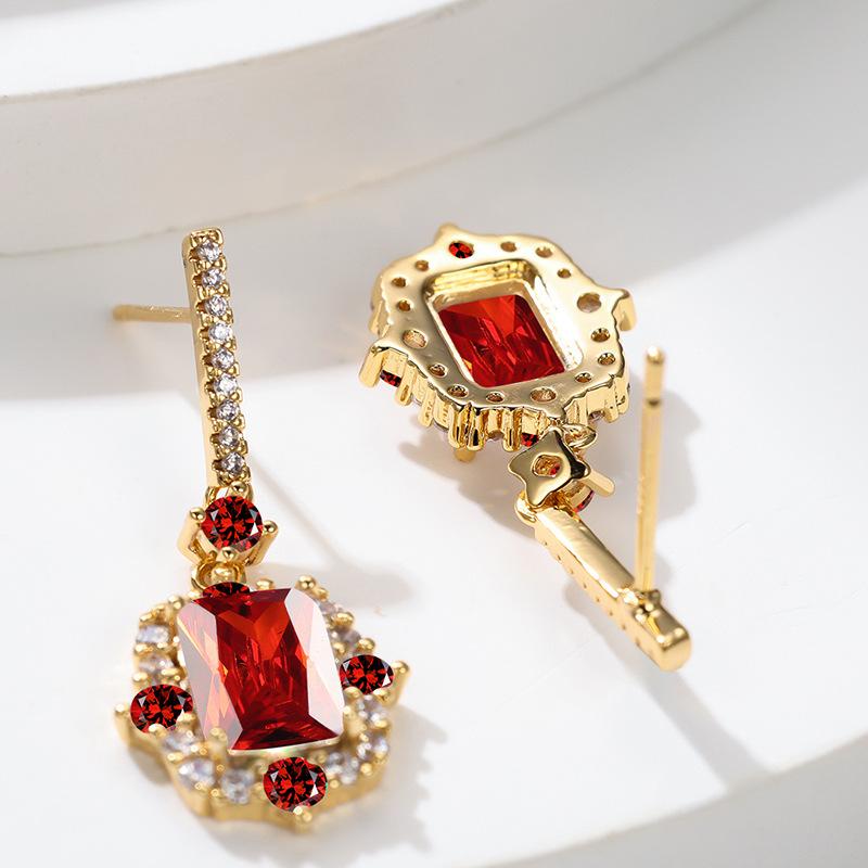 New Hot Selling Products with European and American Temperament Simple and Atmospheric Full Diamond Womens Pendant Earrings and Ear Buckles