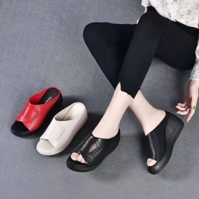 New Women's Slippers Summer Leather Shoes Thick Sole Soft Sole Slippers Fashion Outwear Waterproof Slope Heel Women's Slippers