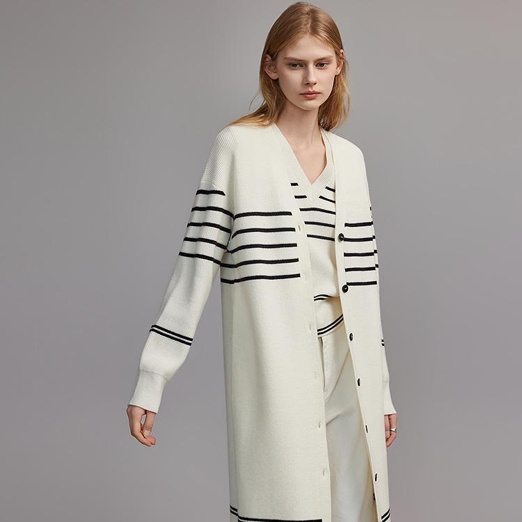 ELLE Striped Color Block Loose Fit Slimming V Neck Mid Length Long Sleeve Sweater Women sweater Off-White EM47302
