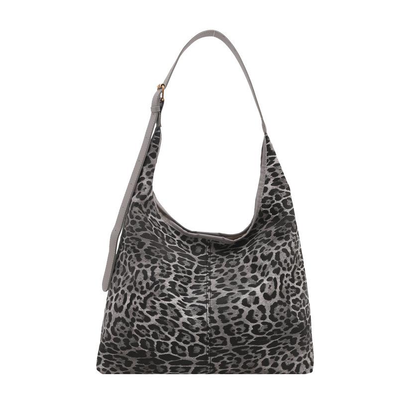 This year, leopard print large-capacity commuter tote bag big bag 2025 new trendy fashion versatile shoulder bag women's bag