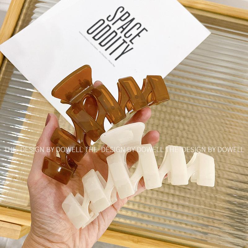 Fashionforward Hair Resin Grab Clip In Stylish Deep Green And Late Sunset Red For Trendy Looks