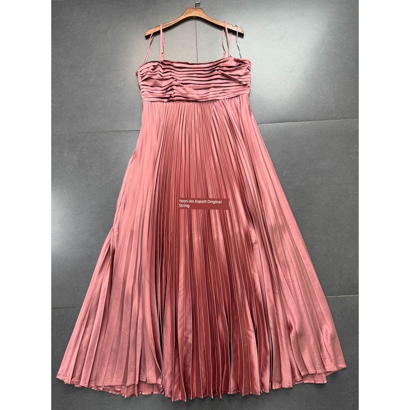 Old Beauty Single Lu * H Style Creased Pleat Big Hemline Sling Dress Temperament A Word High-End Satin Long Dress