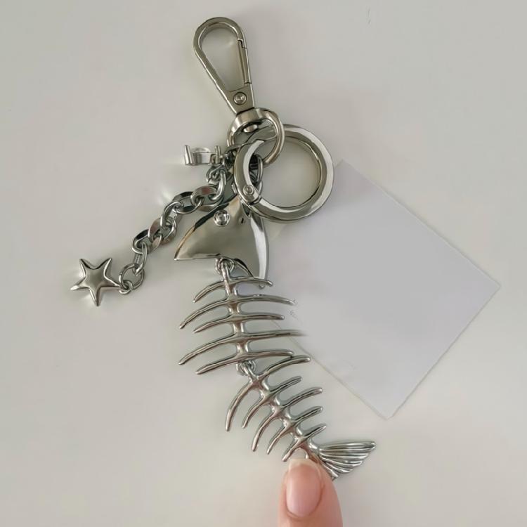 Futuristic Fish Tail Key Ring Lightweight Metal Artwork Matching Casual Or Party Attire Perfectly Fashionable Key Holder
