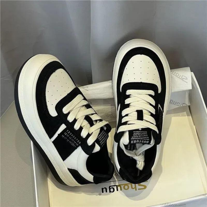 Fashion Sneakers Women Trends 2024 Black Casual Board Shoe Hong Kong Style Niche Thick Soled Small White Big Toe Bread Shoes