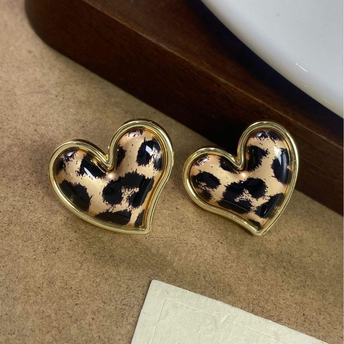 Elegant Gold Leopard Heart Stud Earrings - Chic, Simple, and Versatile Design
