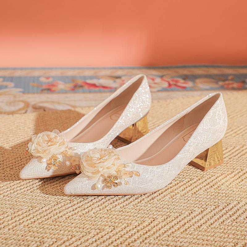 

Champagne rhinestones flower large size high heels femininity pointed wedding shoes thick heel not tired feet single shoes 34