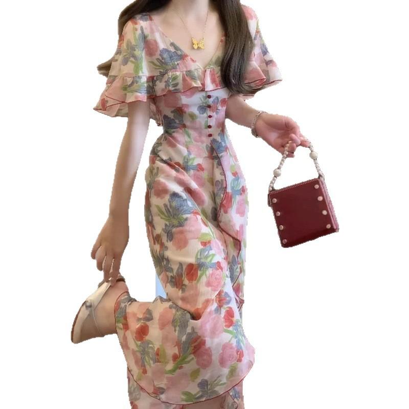 French vintage floral V-neck ruffled dress for women, summer vacation style, waist-cinching, asymmetrical long dress