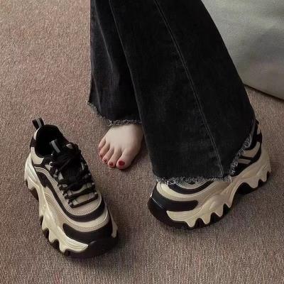 Zapatillas de suela gruesa estilo papá para mujer en otoño e invierno de 2025 nuevas zapatillas deportivas y de ocio para mujer de terciopelo