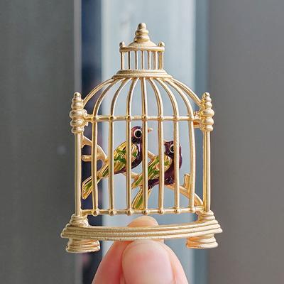 Simple And Atmospheric Retro Electroplated Bird Cage Shape Brooch Bird Corsage Dripping Animal Brooch