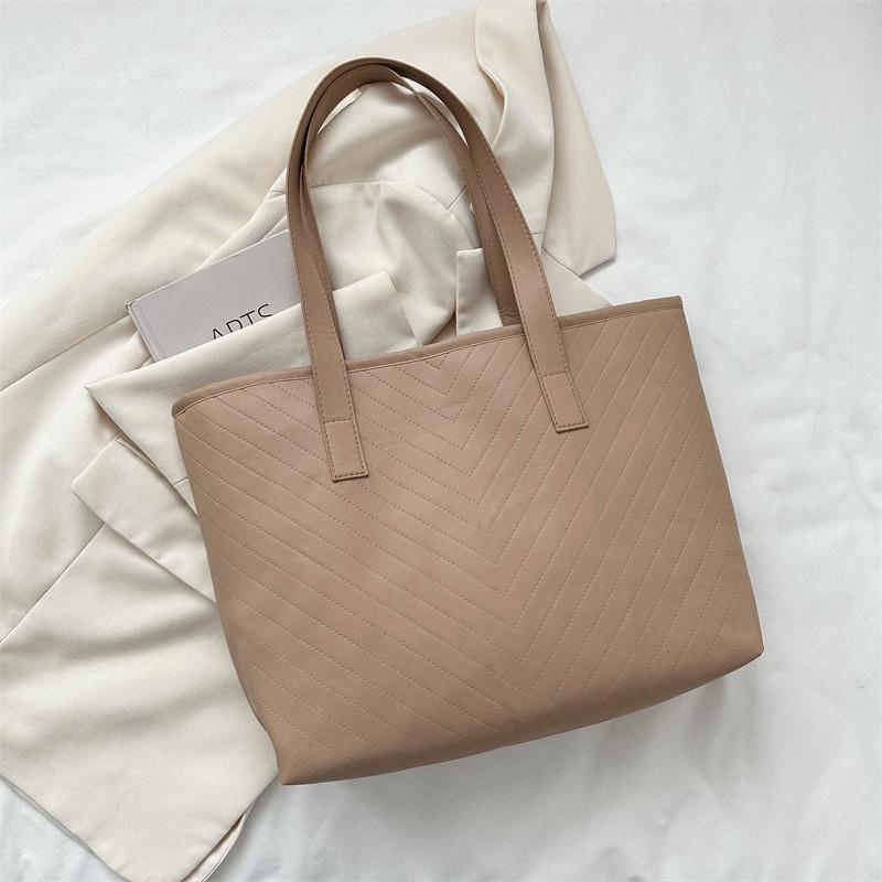 Vintage Large Capacity Shoulder Bag For Women Stylish Casual Tote Bag In Various Colors