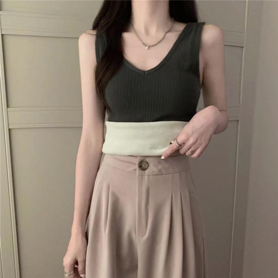 Women Thermal Tank Top V Neck Sleeveless Camisole Base Layer Thickened Fleece Lined Cami Vest Underwear Tops for Winter Cold Weather