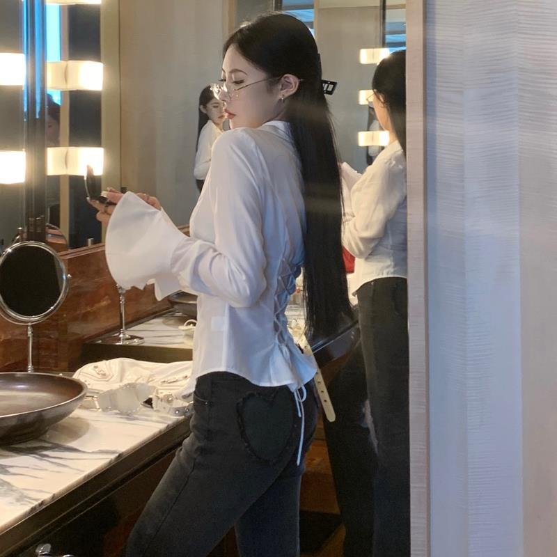 Pure Desire White Flared Sleeve Waist Cinched Shirt for Women's Breakfast Design Niche Black Slim Fit Shirt Top