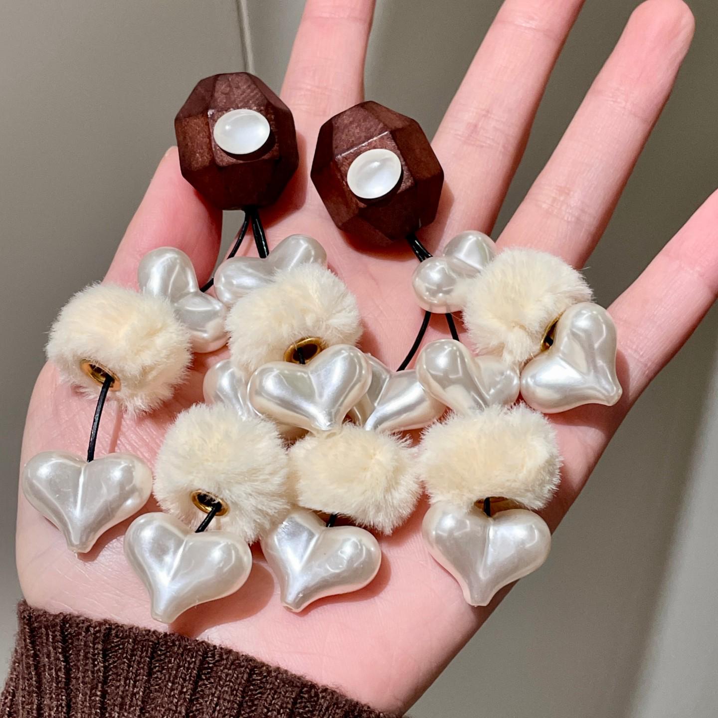 Pearl Heart Fluffy Tassel Earrings - Gentle Geometric Design for Autumn/Winter