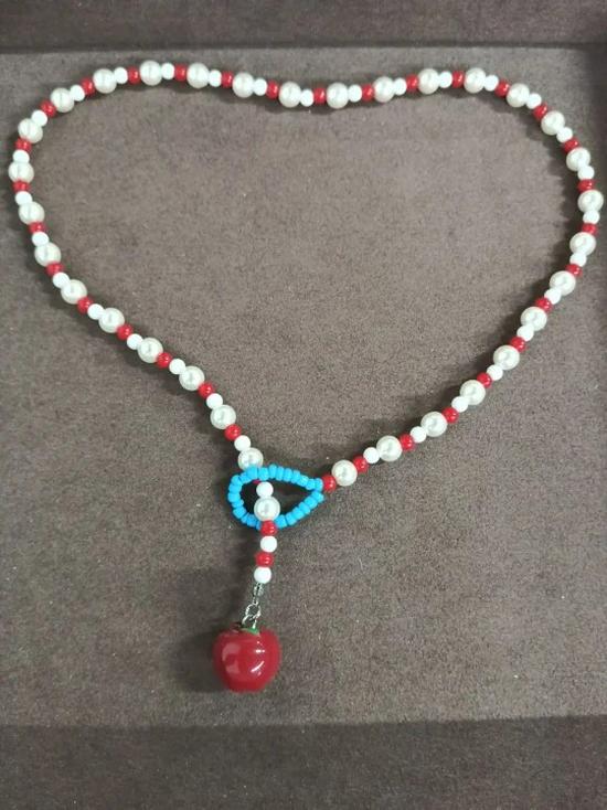 Elegant Forest-Style Pearl Crystal Apple Necklace: Luxurious, Simple, Sweet Clavicle Chain for Women