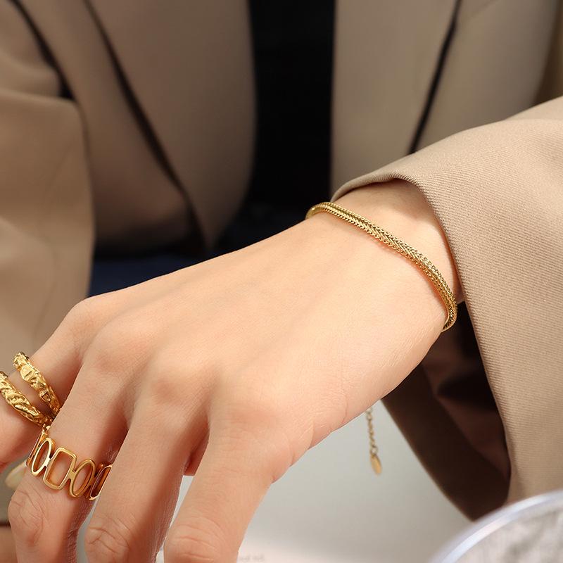 Marka 18K Gold-Plated Titanium Steel French Hollow Clavicle & Bracelet Set - Non-fading Minimalist Jewelry