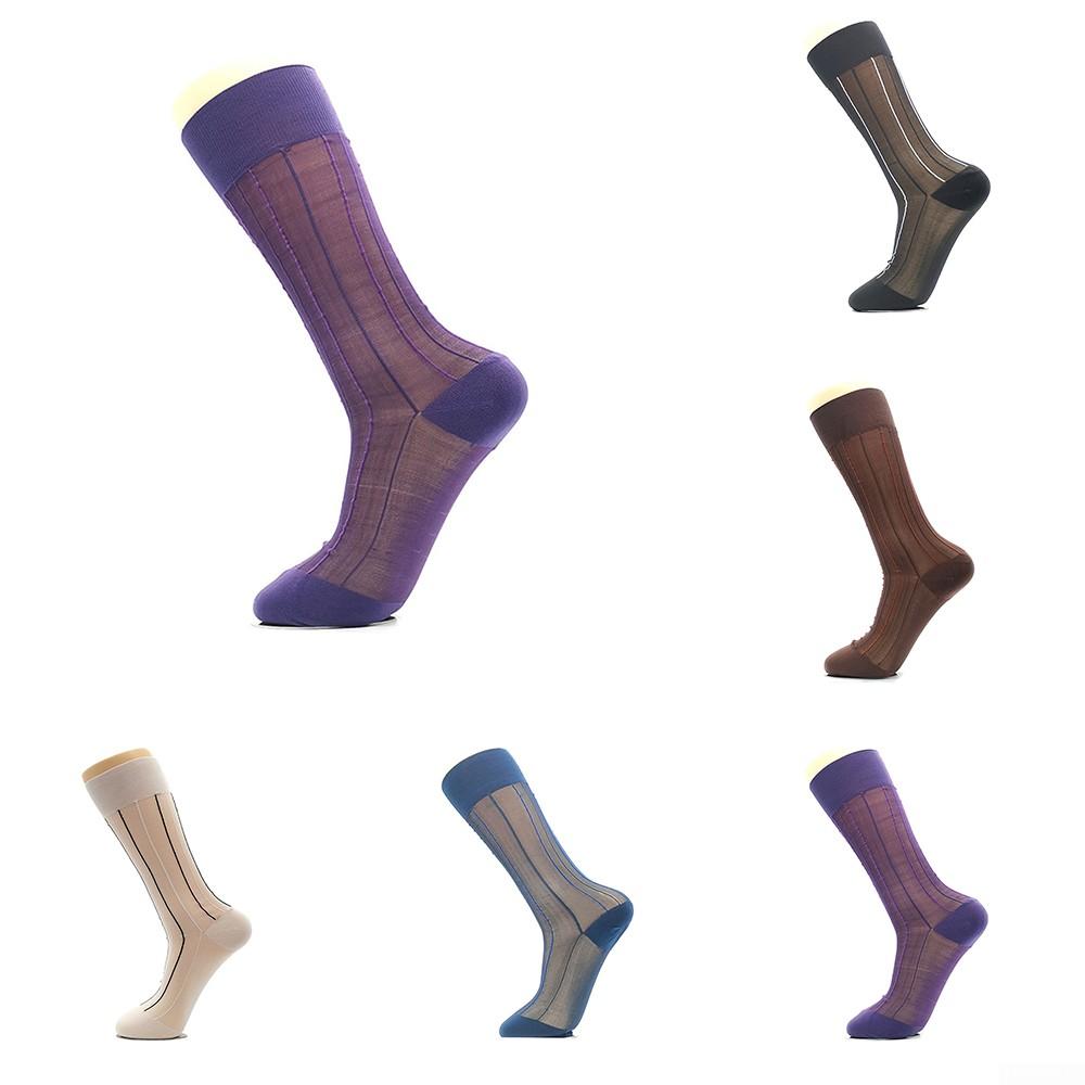 Transparente und seidige Herrensocken, gestreifte Kniestrümpfe für einen sexy Look
