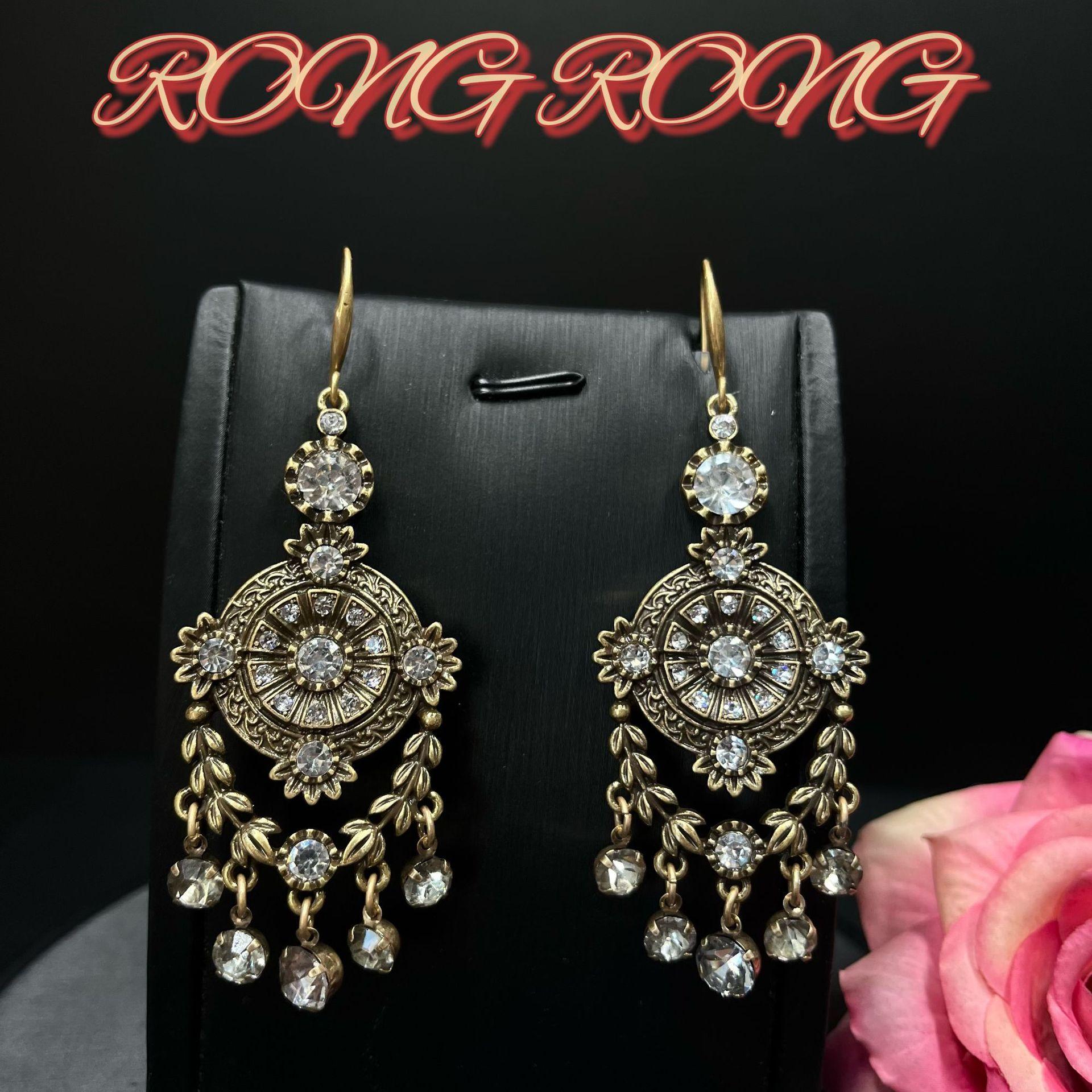 French Retro Court Style Heavy Industry Temperament Vintage Tassel Earrings Light Luxury Round Studded