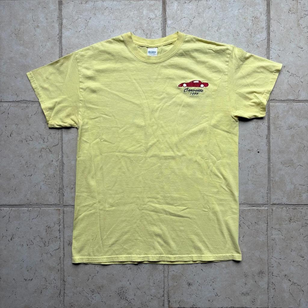 Y2K / Vintage Corvette Embroidered T Shirt Yellow Chevy Car Graphic Size Medium
