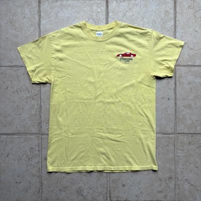 Y2K / Vintage Corvette Embroidered T Shirt Yellow Chevy Car Graphic Size Medium