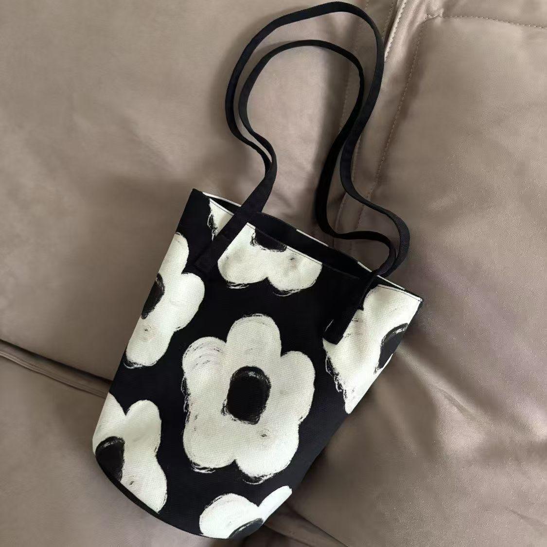 

Canvas Bag for Women, New Style, Large Capacity, Bucket Bag, Fashionable Handbag, Casual and Versatile, Single Shoulder Messenger Bag