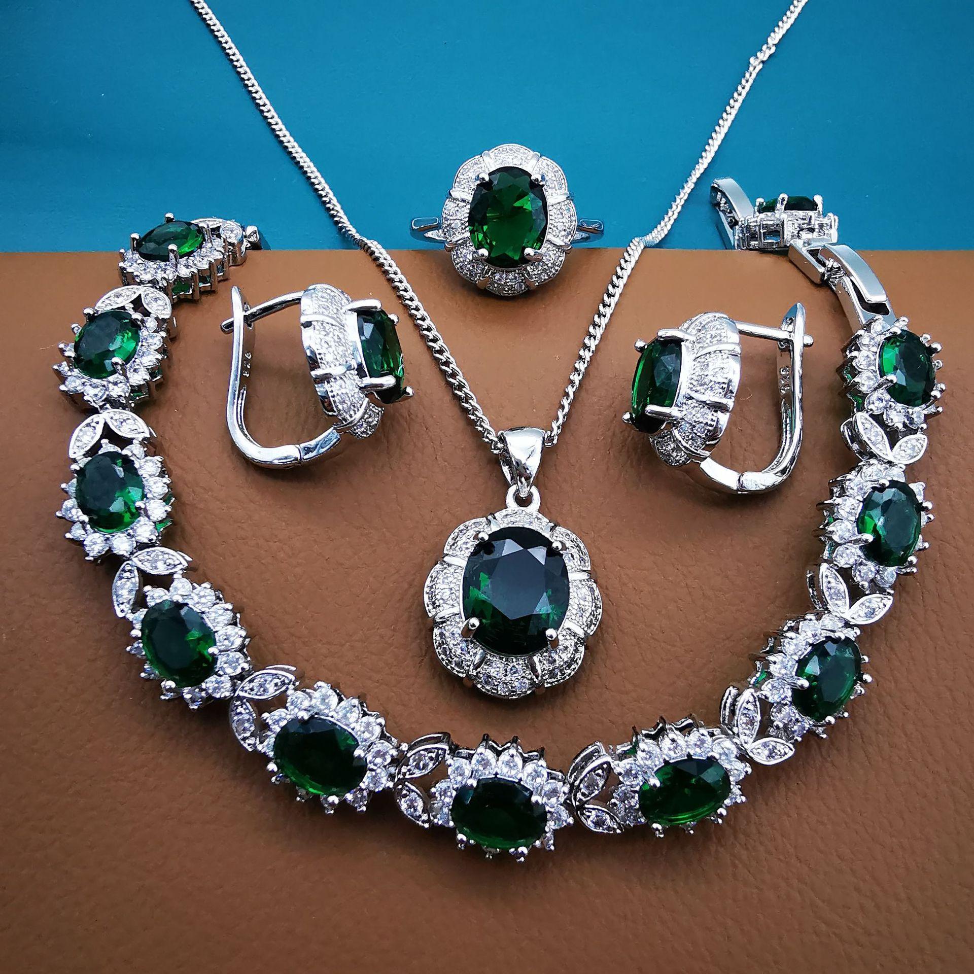 

Комплект украшений из трех предметов: ожерелье, серьги, европейский и американский стиль, узор «бабушка», зеленый камень, циркон Size 10