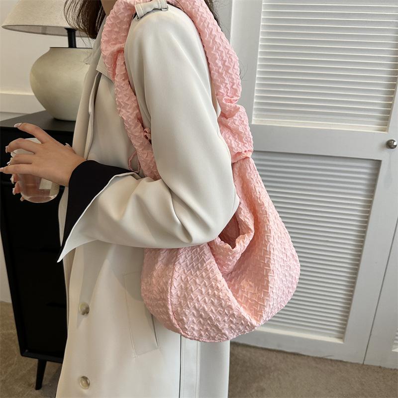 Gentle fashion soft girl large capacity pleated shoulder bag women's 2025 early autumn new Korean version underarm bag tote bag