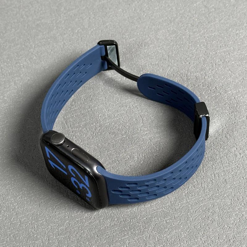 Silicone Strap for Apple Watch Band 49mm 46mm 45mm 44mm 42mm 40/41mm Magnetic Bracelet Correa iWatch Series 10 9 8 7 6 5 4 Ultra