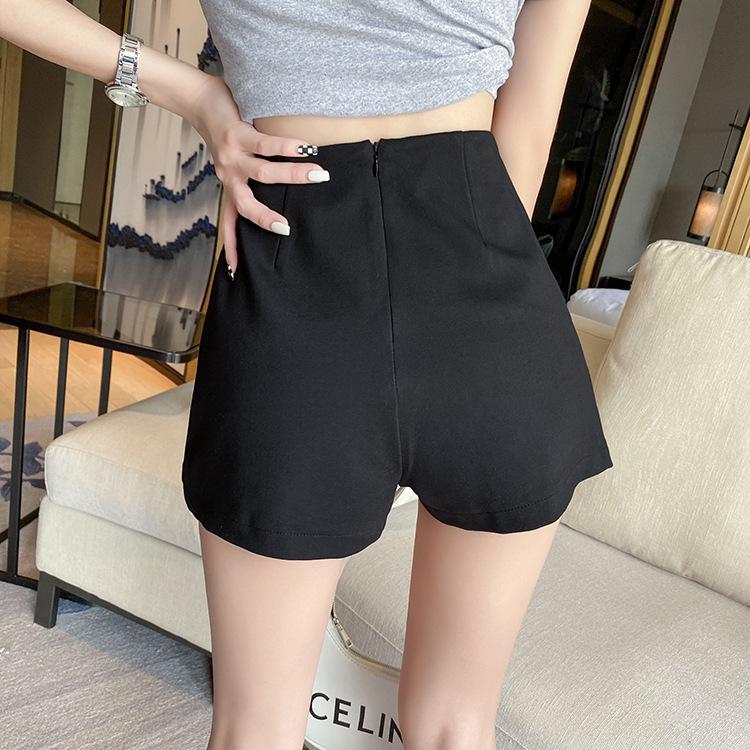 Women's High-Waisted Black A-Line Shorts – Trendy Summer Style