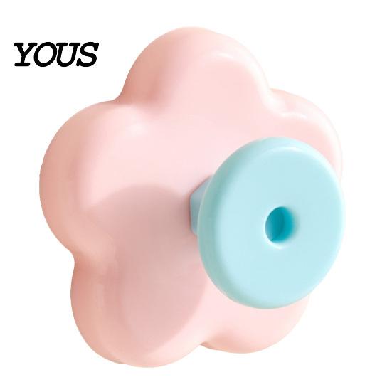 Door Hook Flower Shape Suction Cup Hook, No-Drill Plastic Cabinet Drill Handles, Rotatable Knob Adjustable Buckle for Kitchen Bathroom
