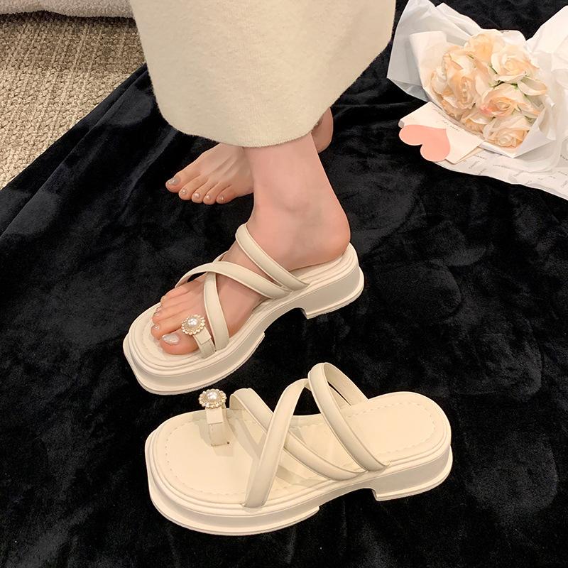 Summer 2024 New Platform Women's Toe Slippers Trendy Korean Version Comfortable Cross Strap Beach Shoes Fashion Sandals