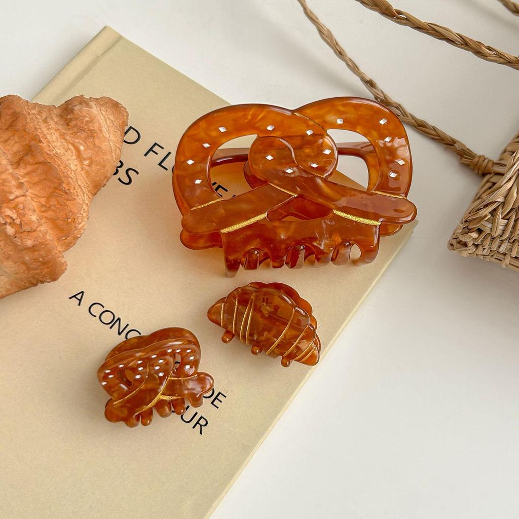 Butterfly Ring Acetate Hair Claw Clip - Retro Croissant Style (Zhou Yutong Inspired)
