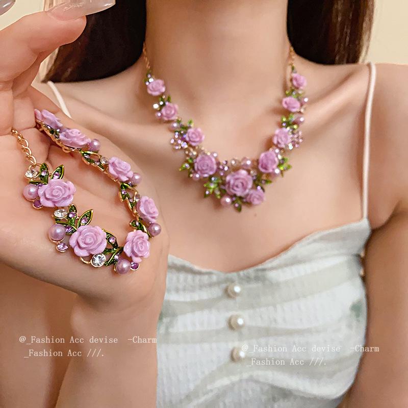 Pastoral Rhinestone & Pearl Embellished Clavicle Necklace: Versatile, Fresh, Literary Accessory