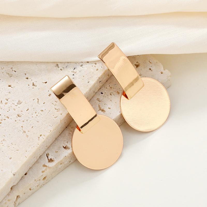 Simple Bar Round Pendants Women s Dangle Earrings Curved Stripe Gold Color Metal Female Drop Earrings Copper Color Alloy Zircon