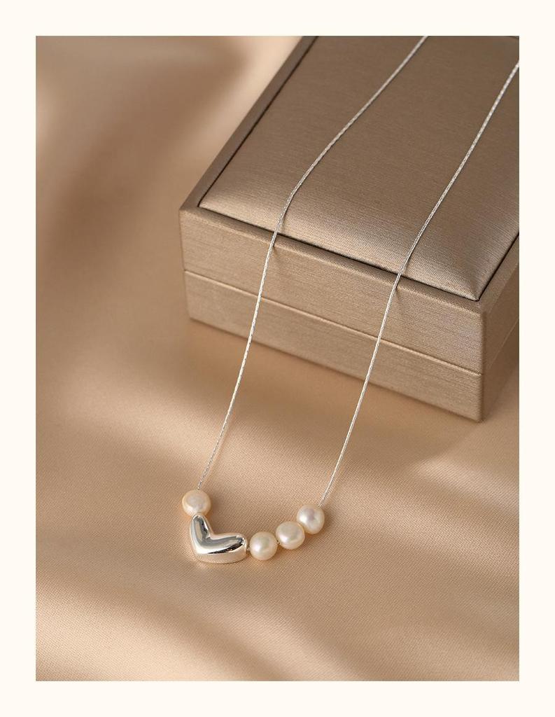 Sweet Pearl Heart Clavicle Necklace for Women – Versatile, Fashionable, and Trendy Layering Accessory
